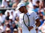 开云体育APP下载-法网完胜温网，西西帕斯扛起全队