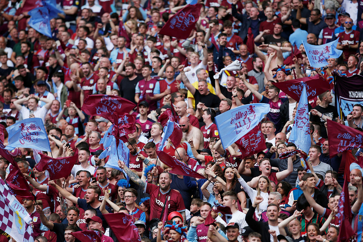 来自国外的足球盛事引发球迷热情 来自国外的足球盛事引发球迷热情