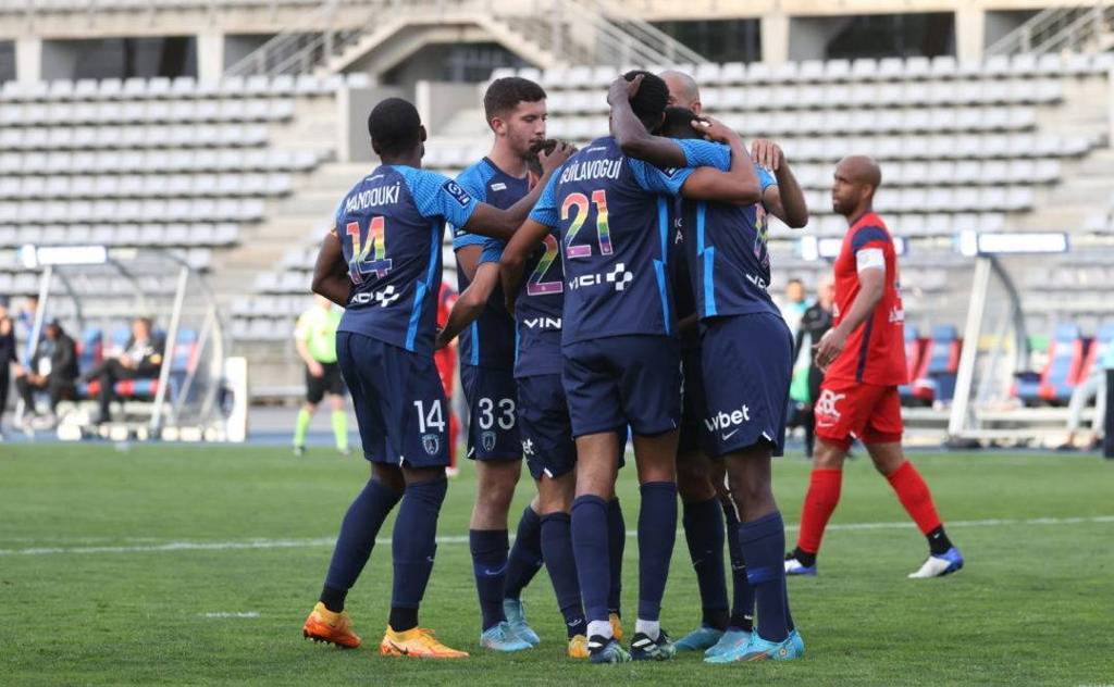 包含里昂球队主场击败对手,赢得关键三分的词条 包含里昂球队主场击败对手,赢得关键三分的词条