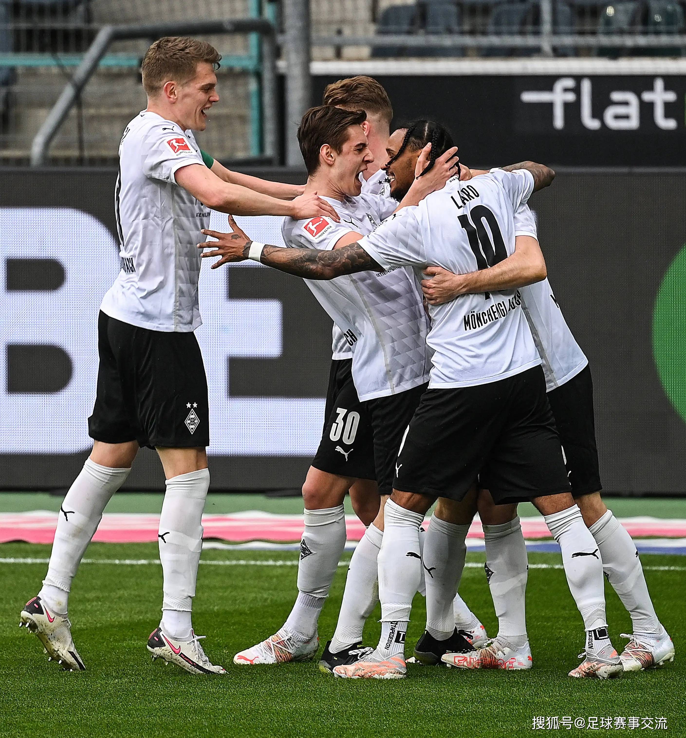 包含阿贾克斯逆袭晋级，欧冠战绩耀眼的词条