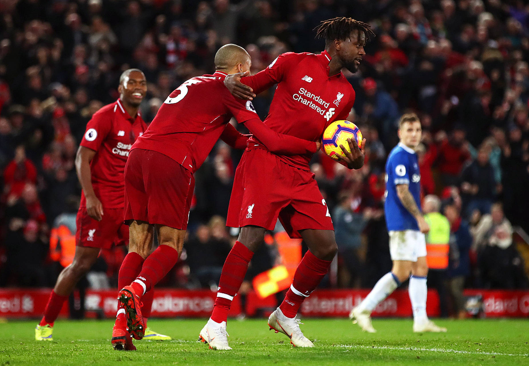 包含利物浦前锋连续进球，状态火热备受赞誉的词条