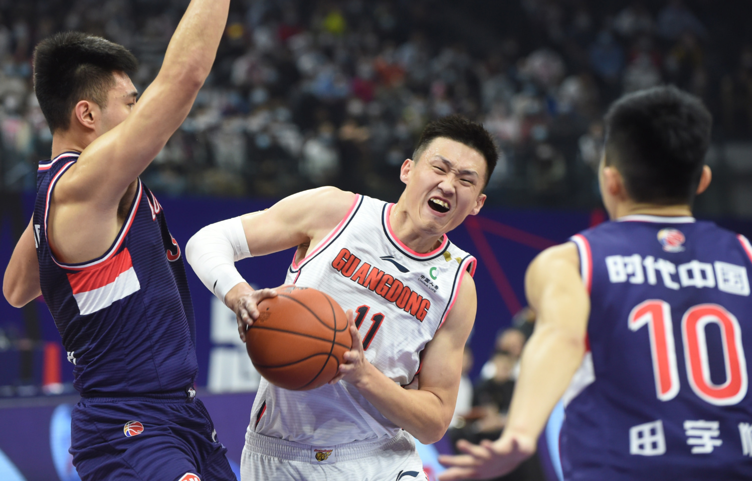 关于广州男篮险胜,一场胜利令人欣喜的信息 关于广州男篮险胜,一场胜利令人欣喜的信息