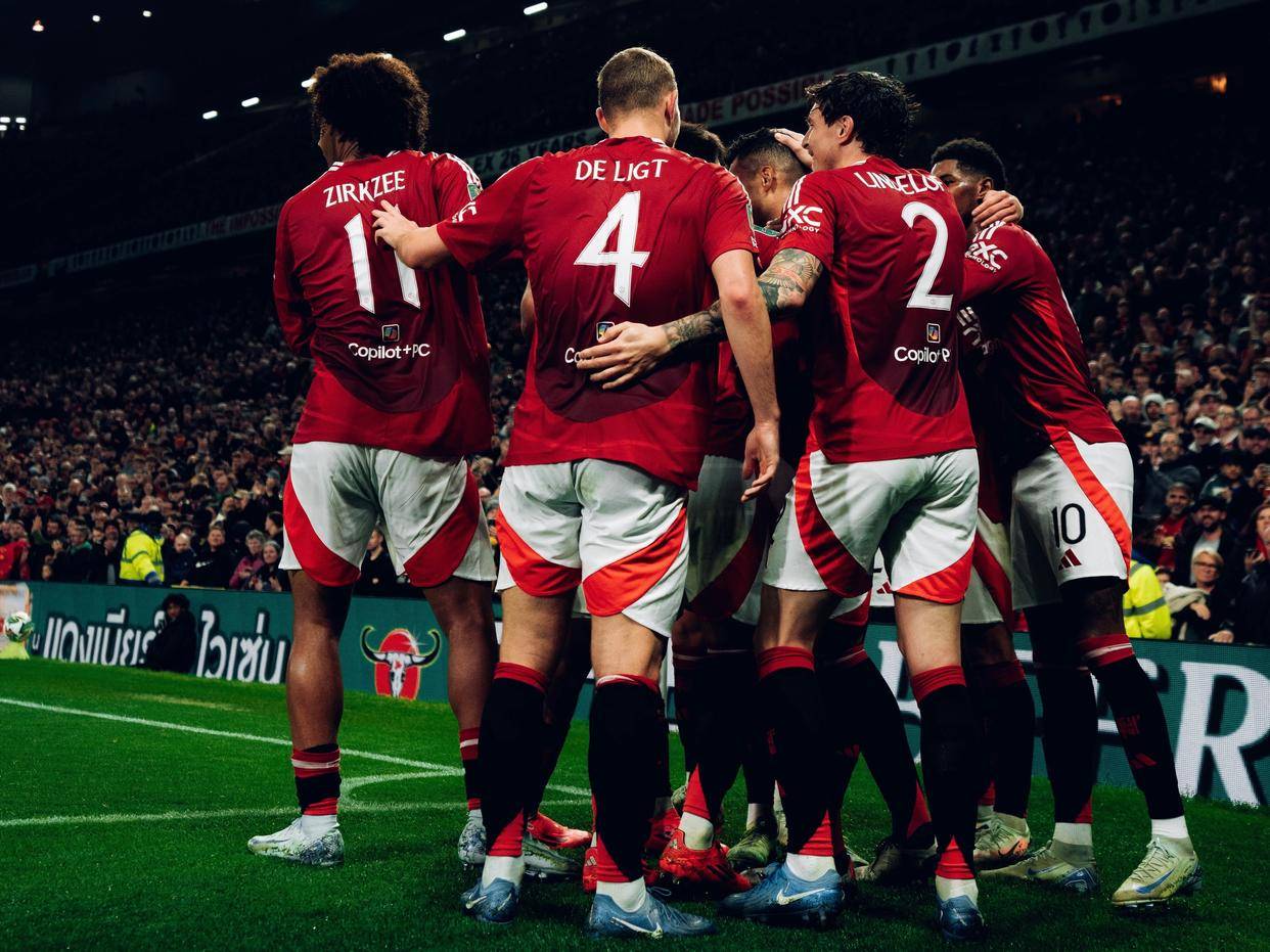 曼联主场逼平热刺,挣扎于中游无望上升的简单介绍 曼联主场逼平热刺,挣扎于中游无望上升的简单介绍