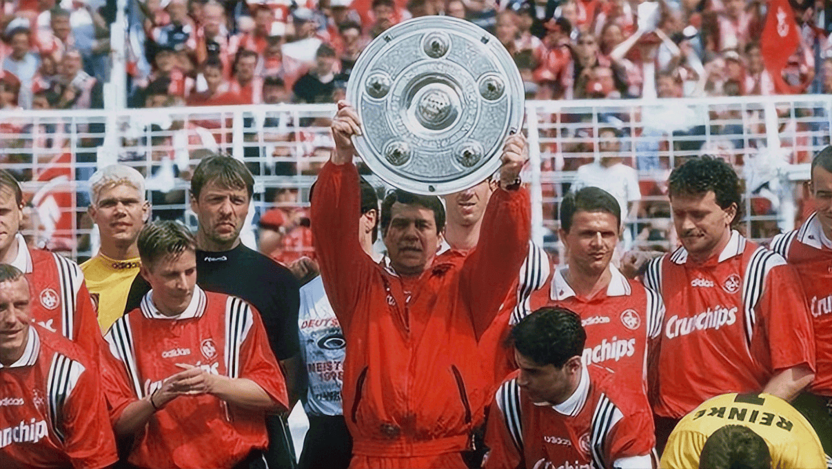 包含凯泽斯劳滕主场作战,球迷呐喊助威的词条 包含凯泽斯劳滕主场作战,球迷呐喊助威的词条