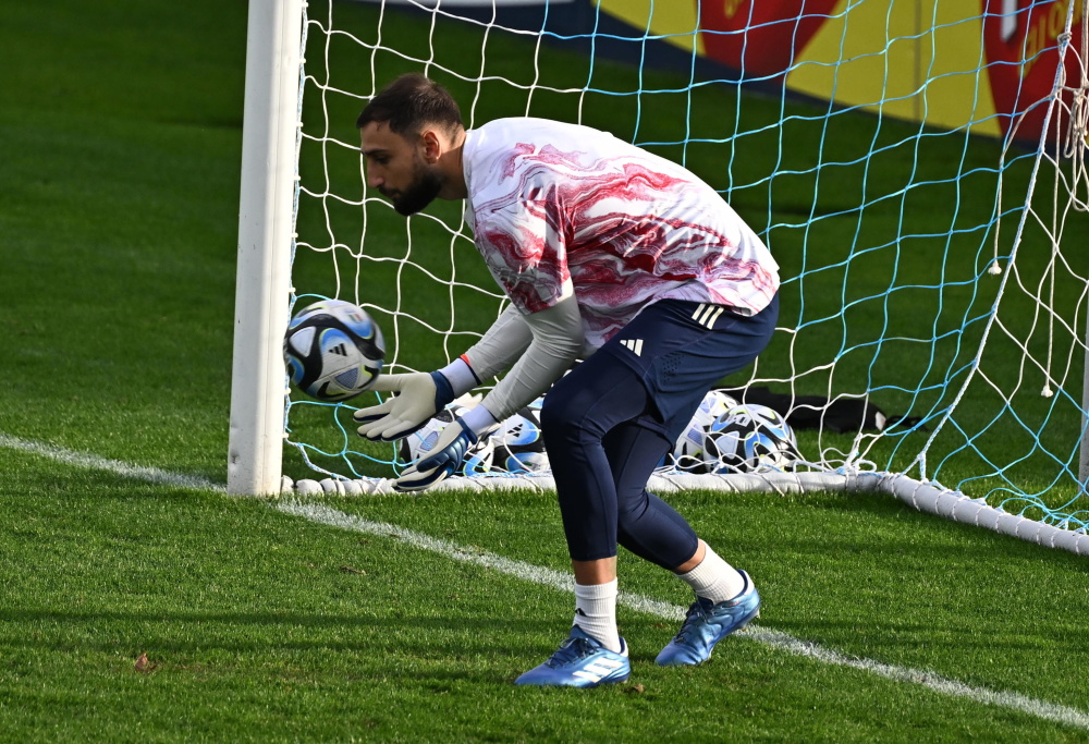 国际足球赛事闪烁登场,球员们备战全力的简单介绍 国际足球赛事闪烁登场,球员们备战全力的简单介绍