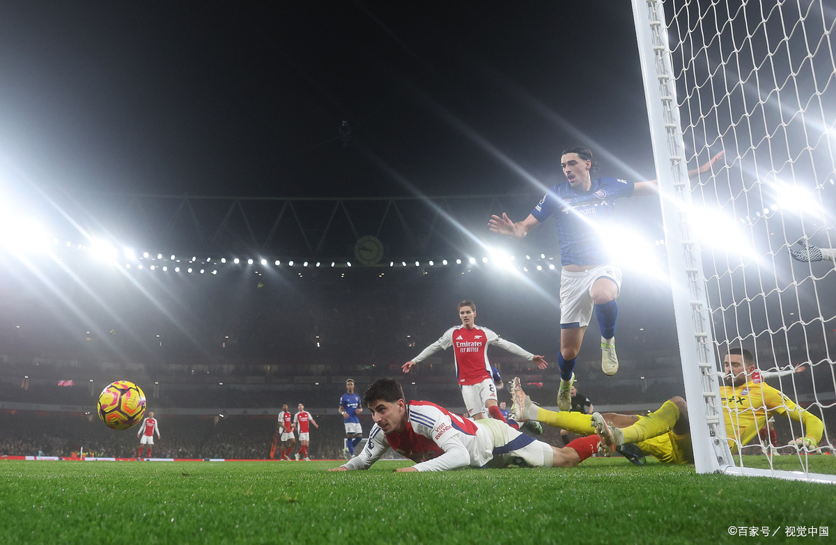 国际足球赛事闪烁登场,球员们备战全力的简单介绍 国际足球赛事闪烁登场,球员们备战全力的简单介绍