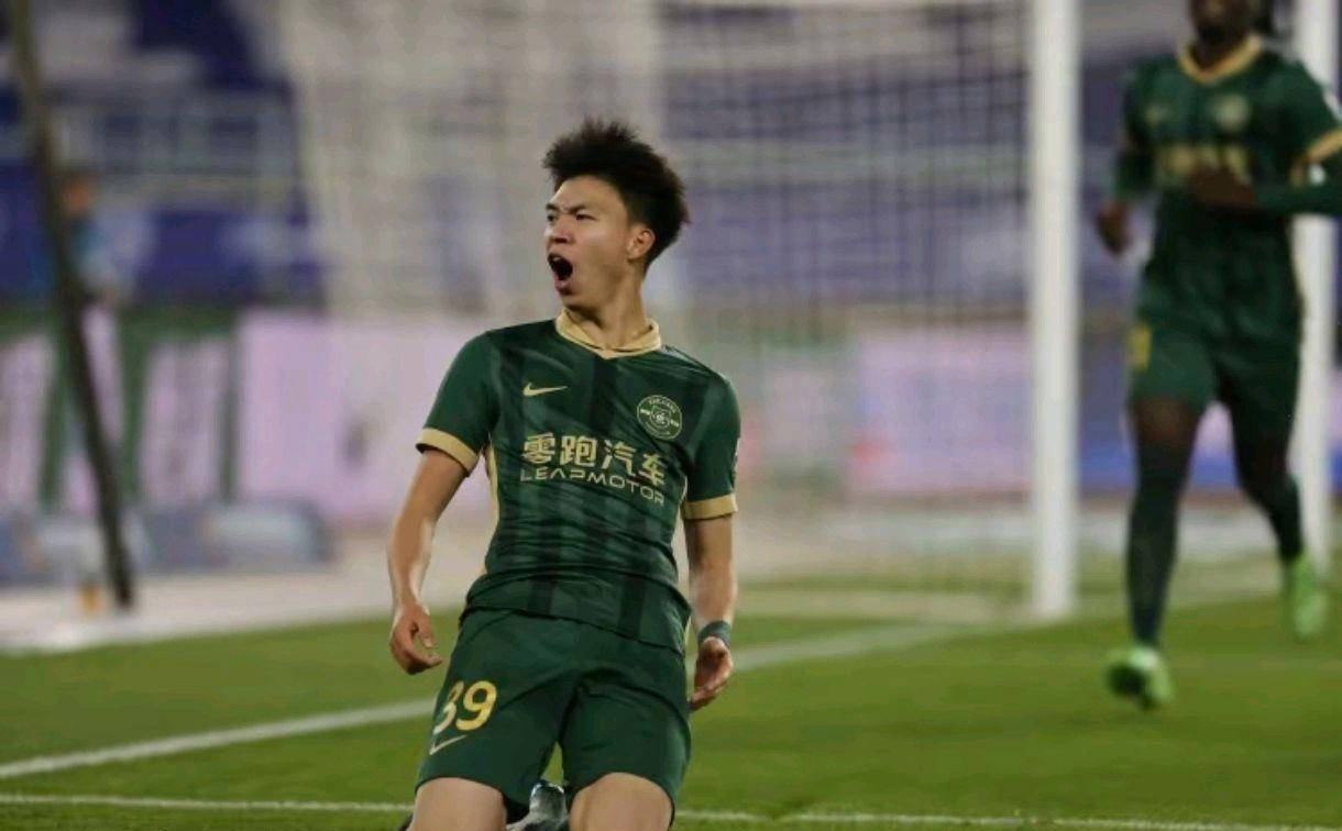 包含新晋球员崭露头角全面发挥助球队拿下比赛的词条 包含新晋球员崭露头角全面发挥助球队拿下比赛的词条