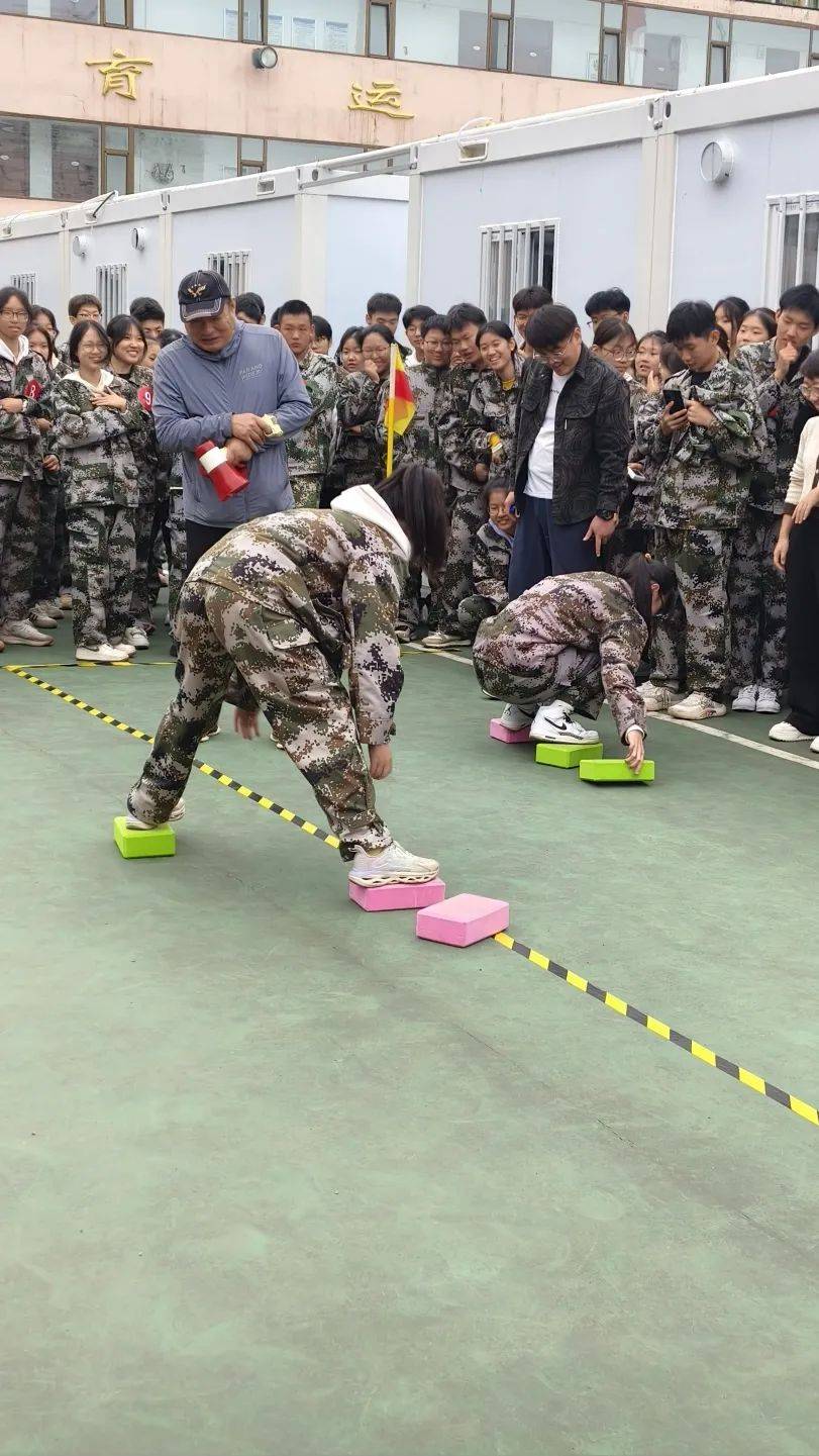 体育精神传递,比赛现场热闹非凡 体育精神传递,比赛现场热闹非凡