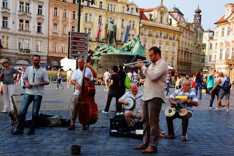 捷克代表团队员争先恐后,一路领跑的简单介绍 捷克代表团队员争先恐后,一路领跑的简单介绍
