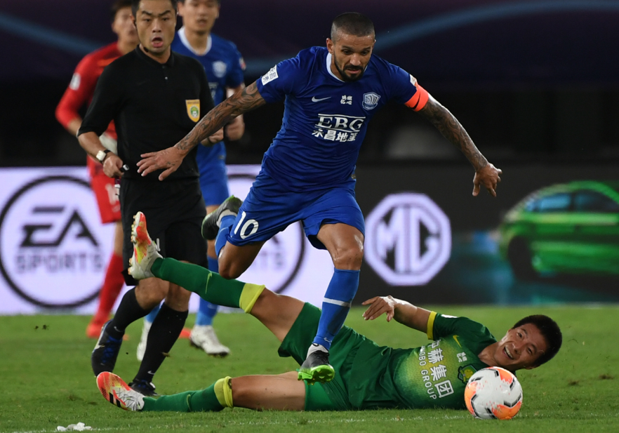 包含鲁能客场被永昌逼平,近四轮无胜排名下降的词条 包含鲁能客场被永昌逼平,近四轮无胜排名下降的词条