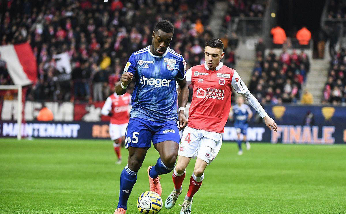 关于卡昂主场失利,球队争冠形势岌岌可危的信息 关于卡昂主场失利,球队争冠形势岌岌可危的信息