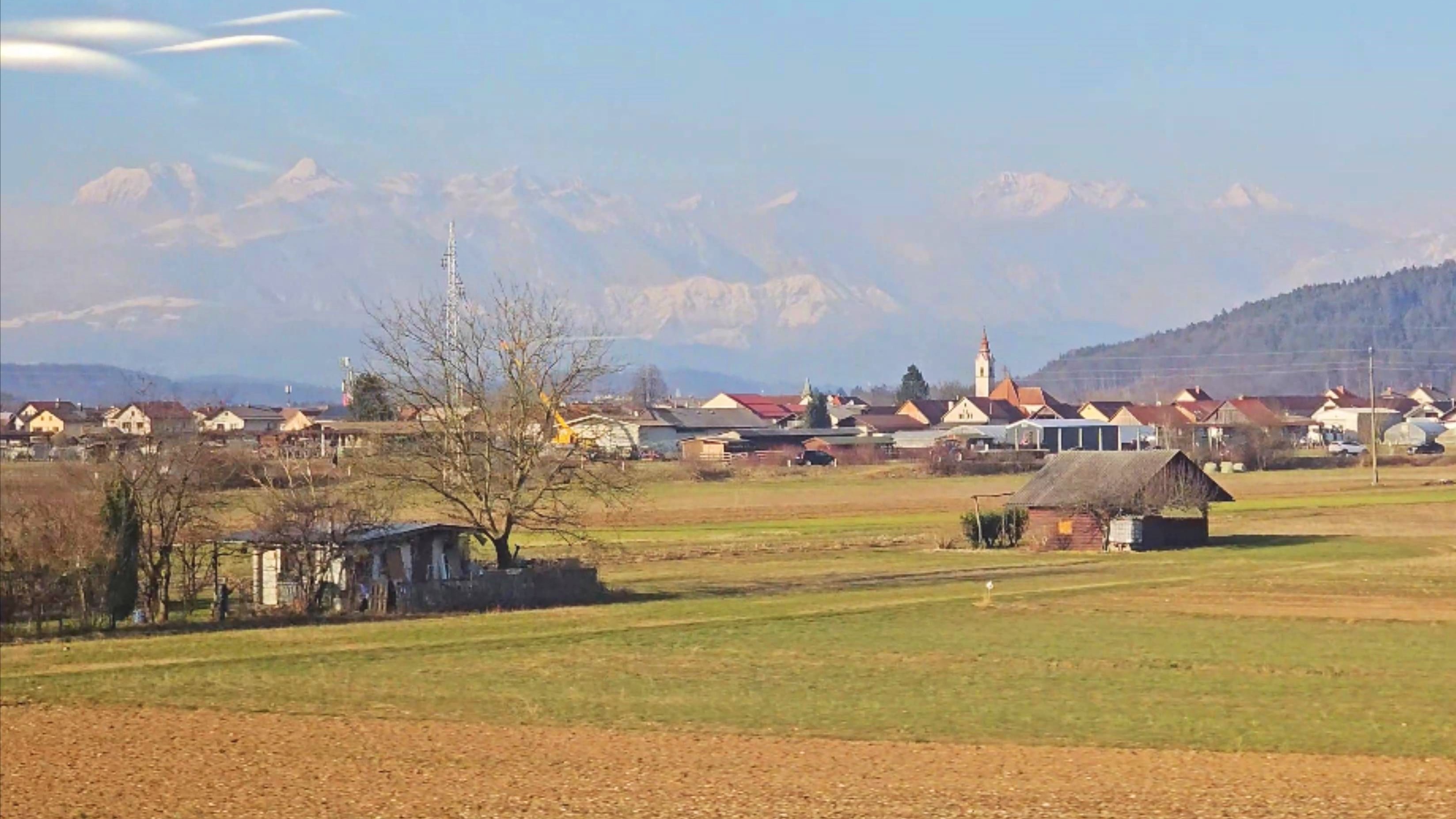 包含斯洛伐克在主场险胜斯洛文尼亚,实力相近的词条 包含斯洛伐克在主场险胜斯洛文尼亚,实力相近的词条