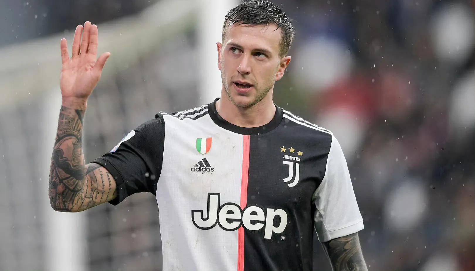 意甲豪门集体崩盘,陷入低谷 意甲豪门集体崩盘,陷入低谷