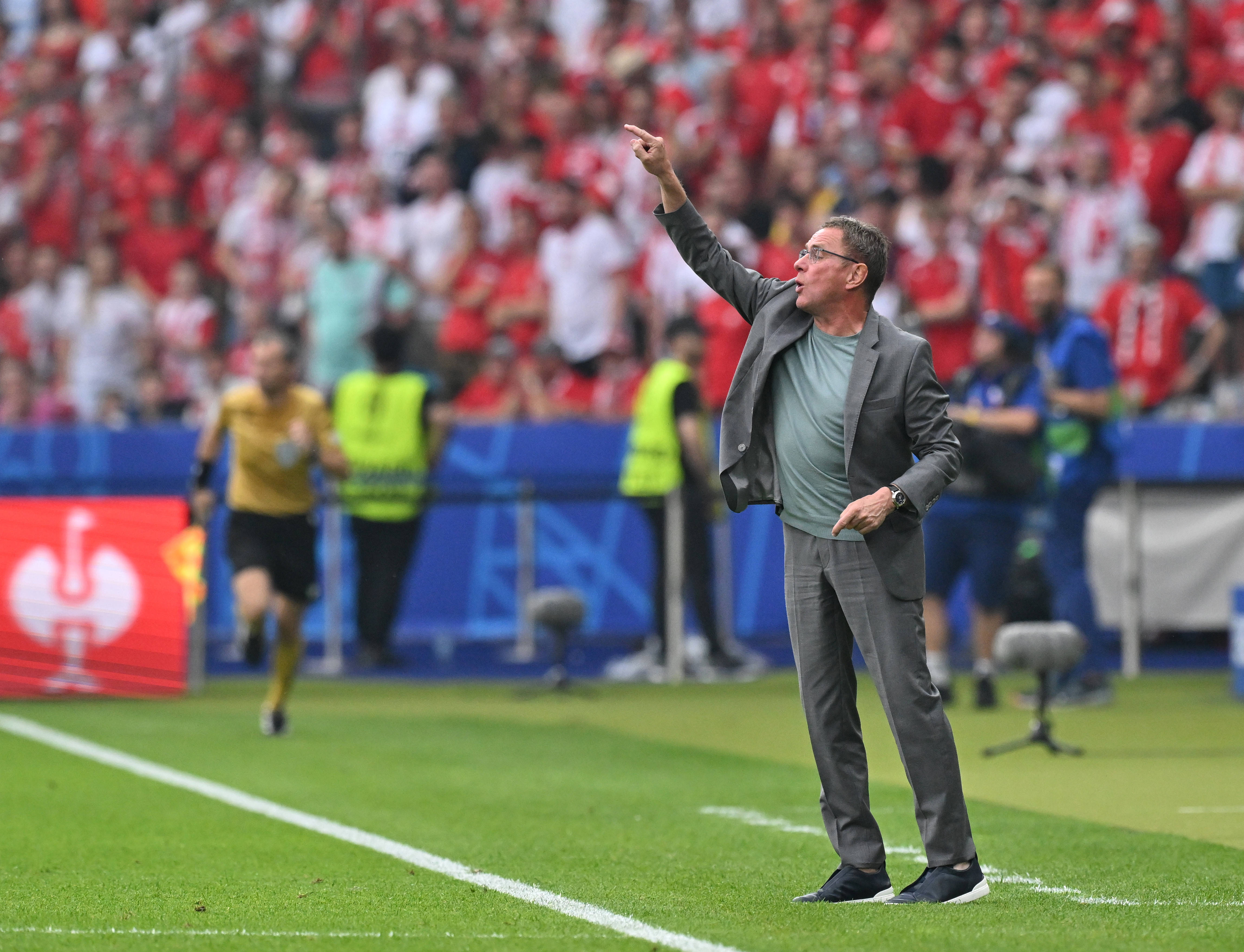 荷兰不敌奥地利,小组出线形势蒙上阴霾的简单介绍 荷兰不敌奥地利,小组出线形势蒙上阴霾的简单介绍