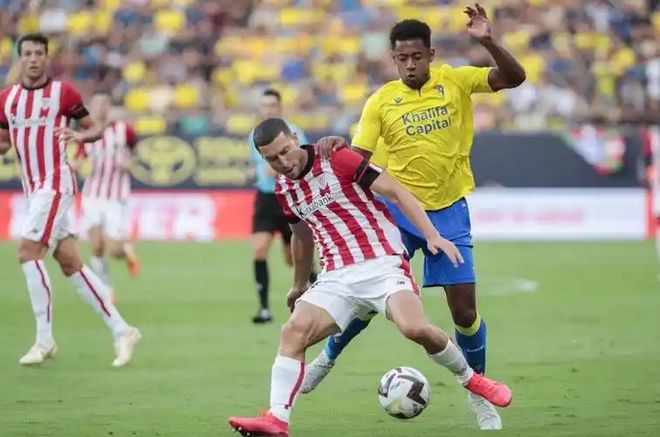 汉堡球员再次放行，引发球迷不满