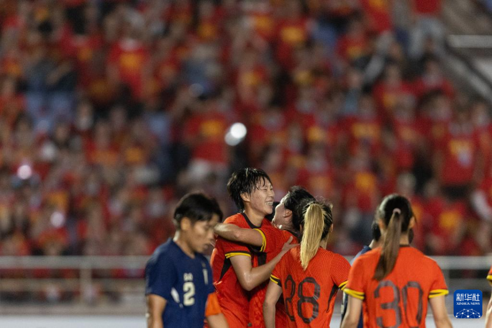 女足锦标赛中球员表现出色,瞩目 女足锦标赛中球员表现出色,瞩目