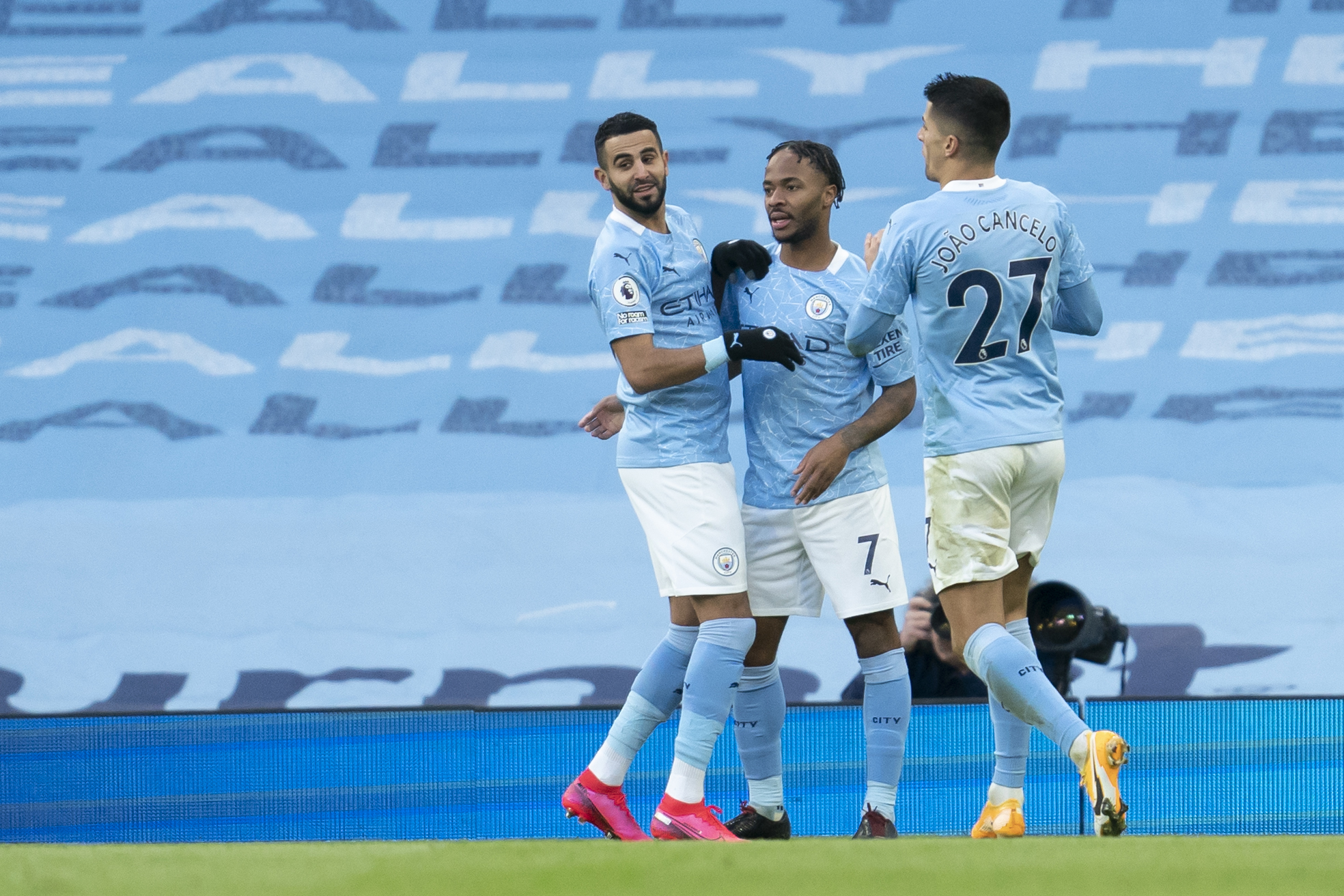 富勒姆客场逆转,英超升班马实力尽显 富勒姆客场逆转,英超升班马实力尽显