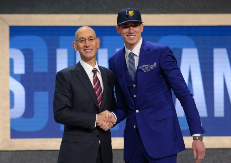 NBA外援球员联手助球队暂居榜首