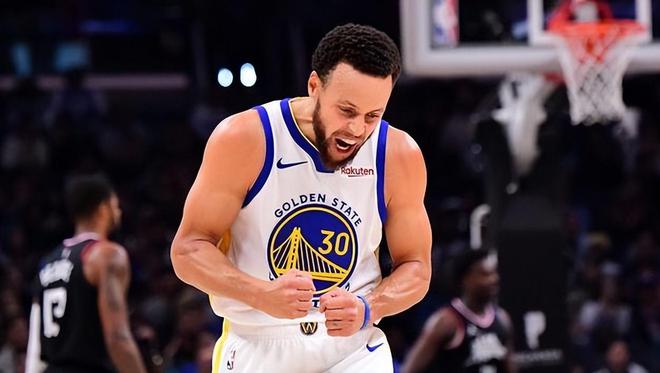 勇士后卫突破射门精准,率队连胜晋级下一轮 勇士后卫突破射门精准,率队连胜晋级下一轮