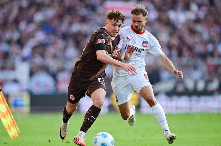 法兰克福客场失利,放弃榜首席位 法兰克福客场失利,放弃榜首席位