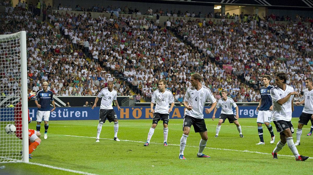 水晶宫主场豪胜,保级形势渐趋稳定 水晶宫主场豪胜,保级形势渐趋稳定