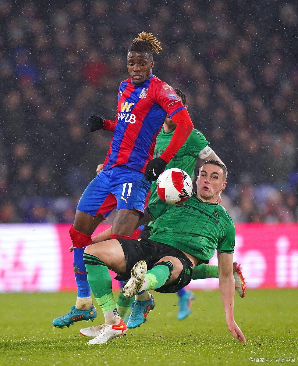 曼联主场逼平水晶宫,保持不败走势 曼联主场逼平水晶宫,保持不败走势